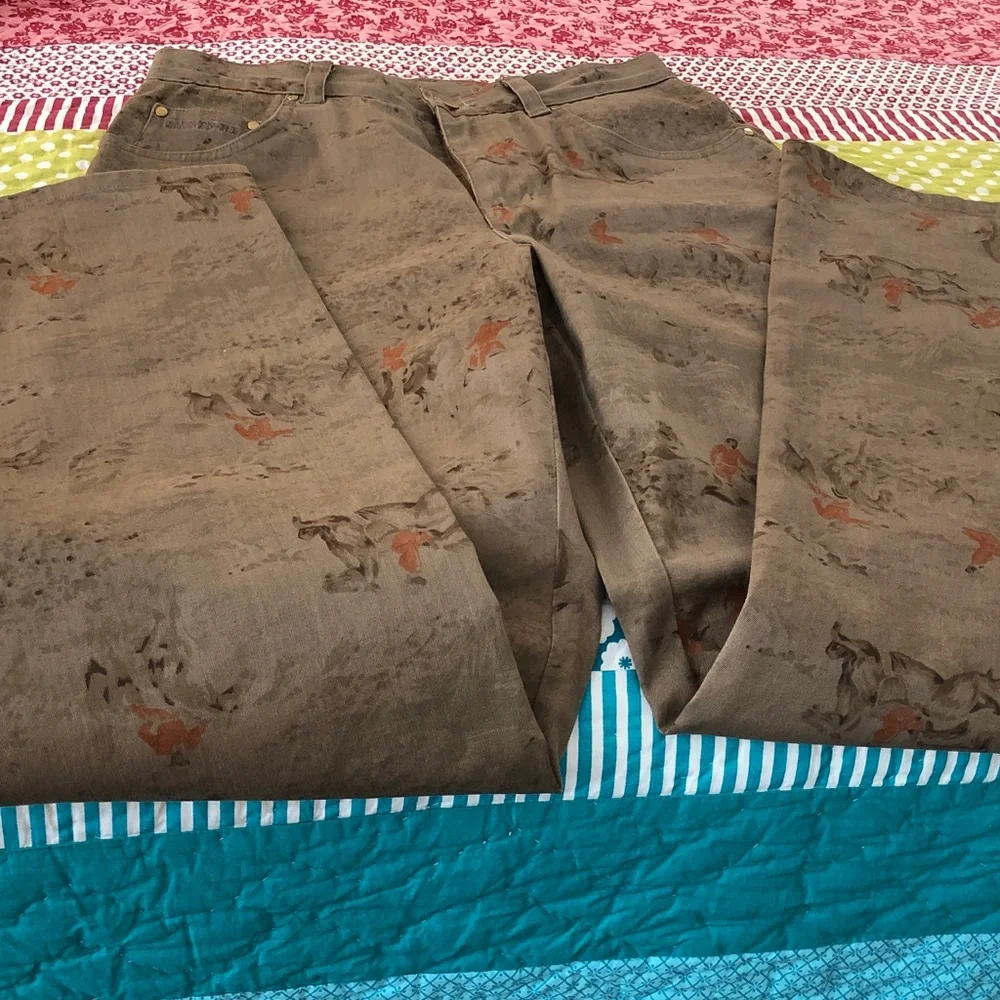 Lauren Ralph Lauren brown jean style pant with  horseback riding print motif. - Picture 3 of 3